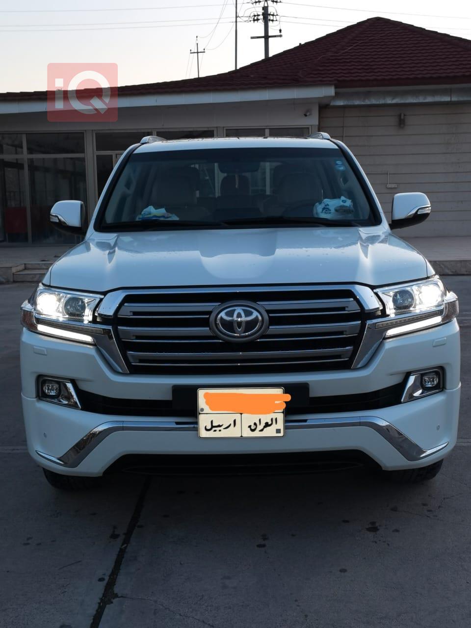 تۆیۆتا لاند کروزەر